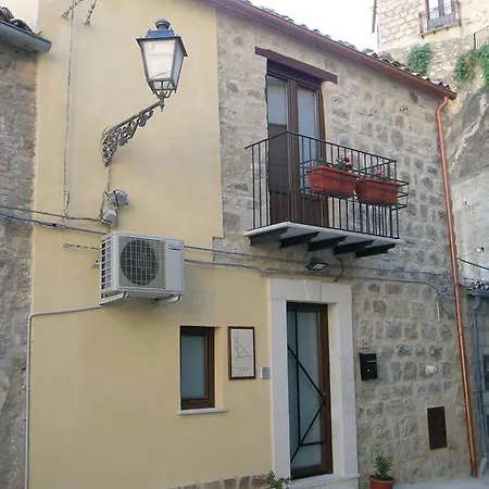 Domus Lilio Bed & Breakfast