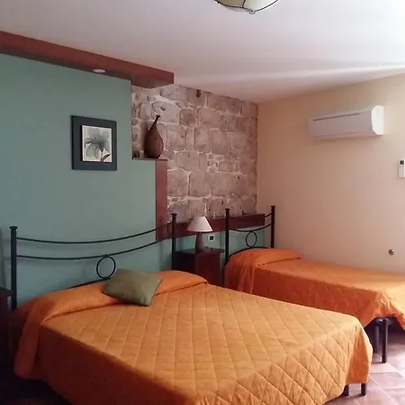 Domus Lilio Bed & Breakfast 3*